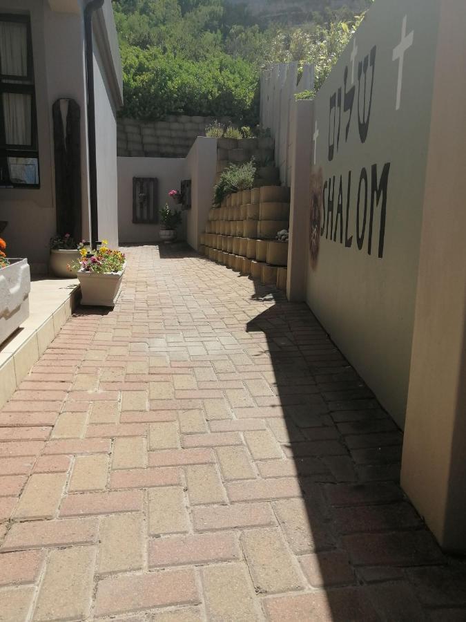 Froggy At The Pond Apartment Simon's Town Exterior photo
