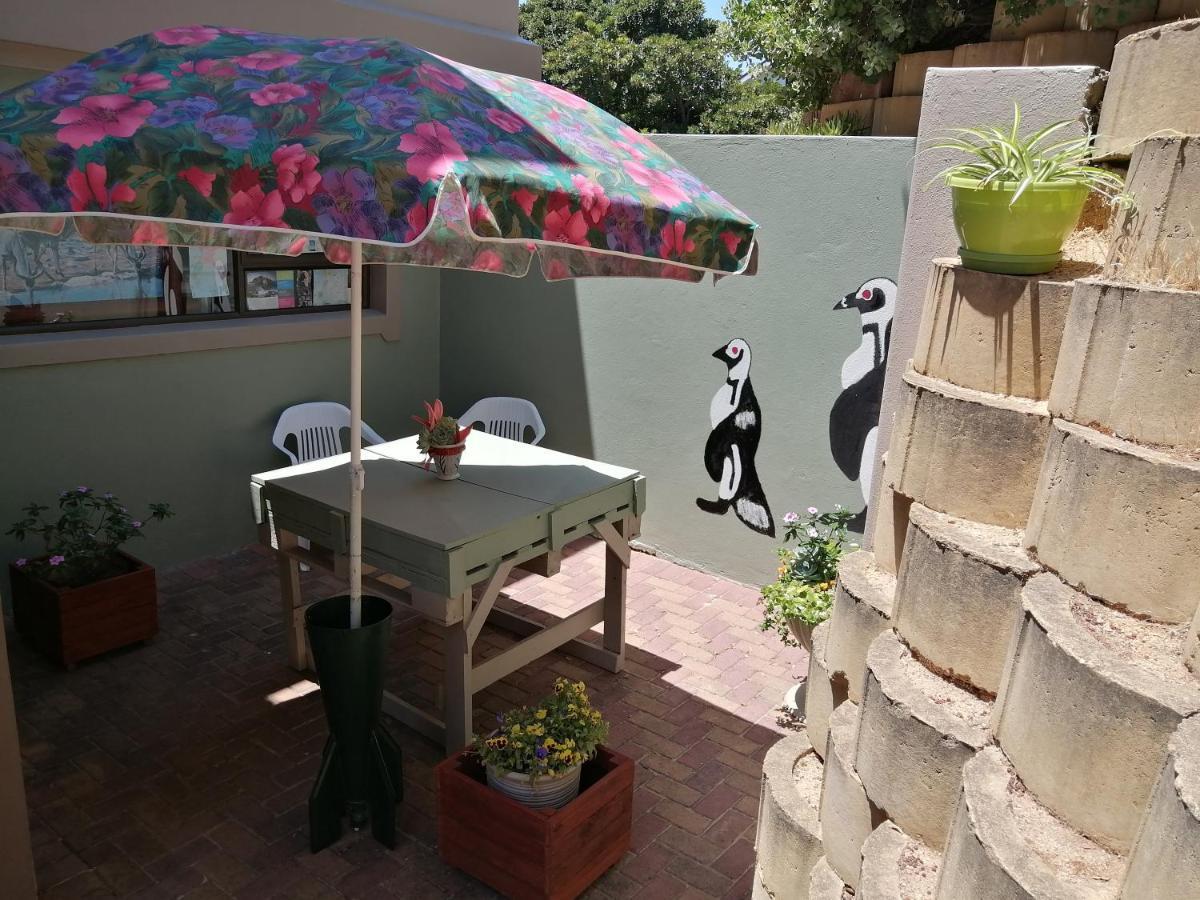 Froggy At The Pond Apartment Simon's Town Exterior photo