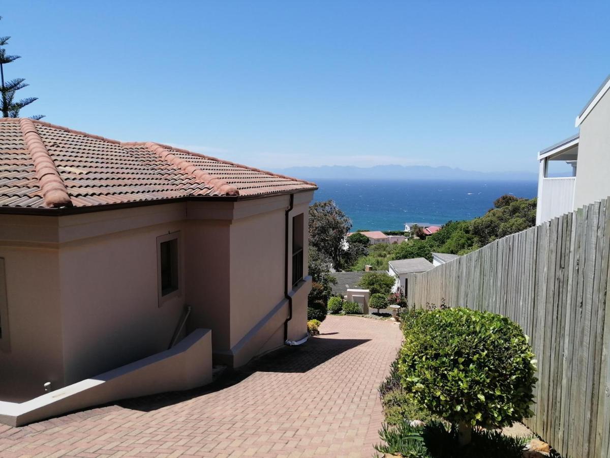 Froggy At The Pond Apartment Simon's Town Exterior photo